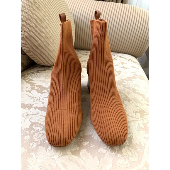 NEW Steve Madden Dimmer Knit Sock Boots in Tan - Picture 5 of 9